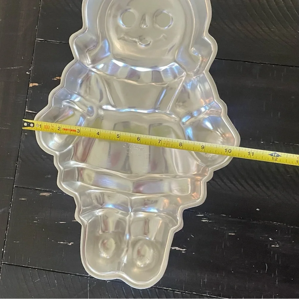 Vintage Original 1971 Raggedy Anne Doll Cake Pan Mold by Wilton. RETRO! Aluminum